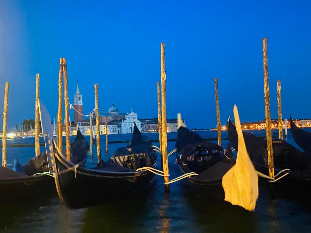 Multiproprieta Venezia Apartment Bagian luar foto