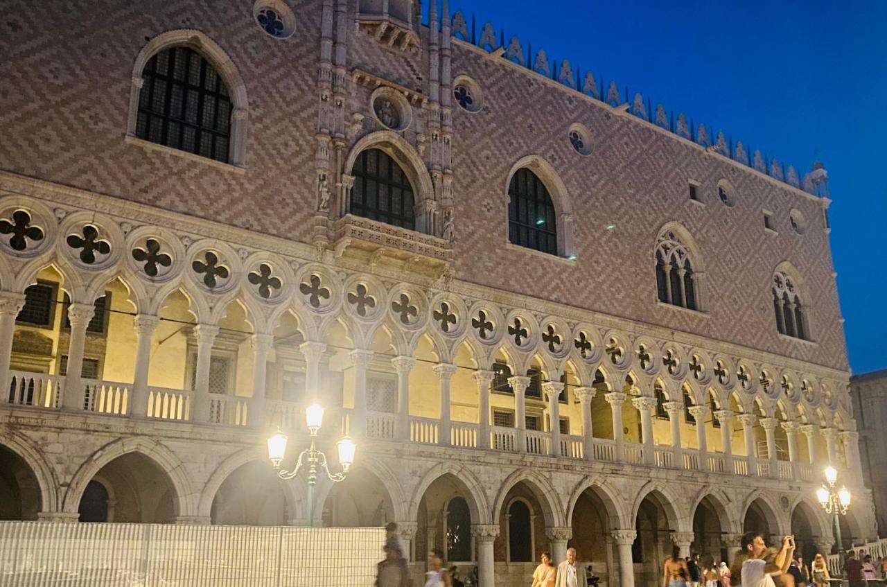Multiproprieta Venezia Apartment Bagian luar foto